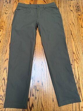 Lululemon sz 30 Men's ABC Classic-Fit olive pants *29 inch inseam*